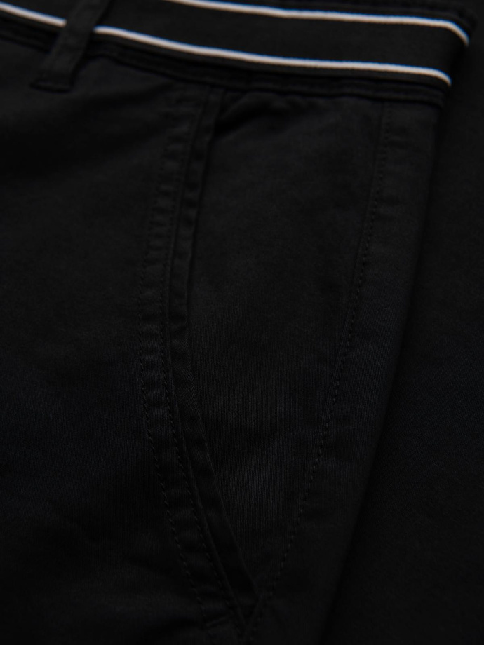 Pánske chino nohavice s ozdobným pásom - čierne V1 OM-PACP-0118
