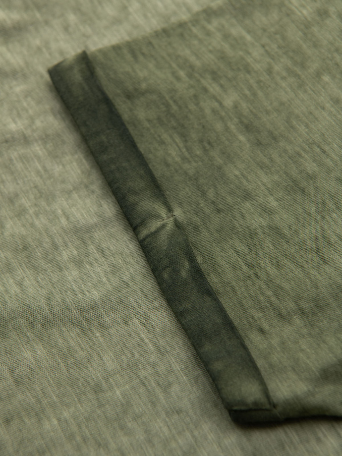Men's cotton V-neck knit t-shirt with washed effect - olive V9 OM-TSWT-0242