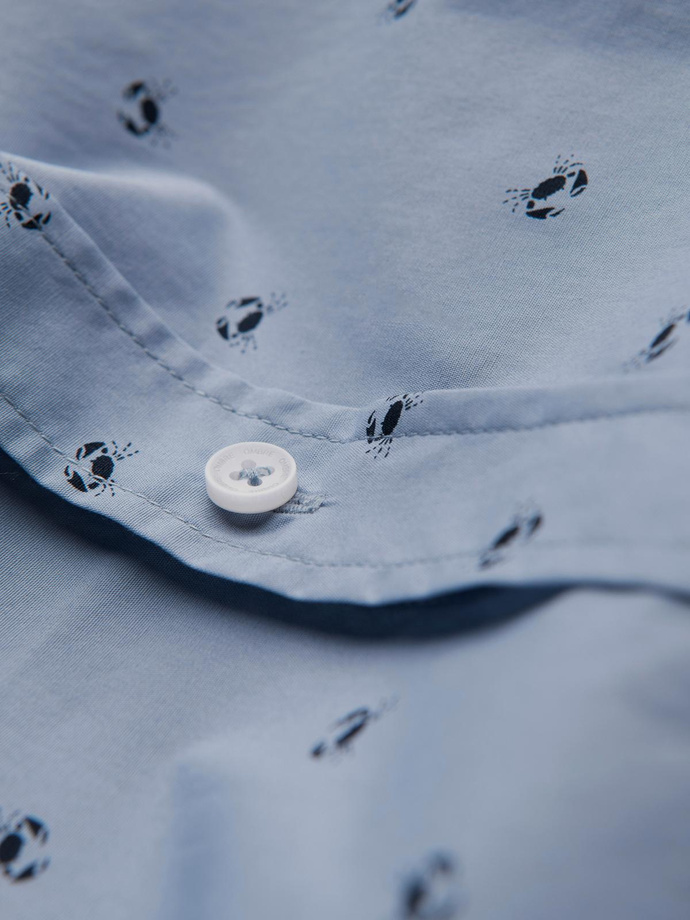 Vyriški klasikiniai medvilniniai SLIM FIT marškiniai su krabais - šviesiai mėlyni V6 OM-SHCS-0156