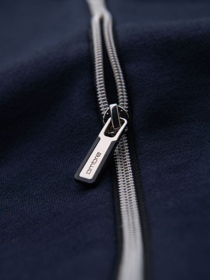 Skalbti vyriški džemperiai su dekoratyvinėmis siūlėmis ties iškirpte - šviesiai mėlyni V3 OM-SSDS-0131