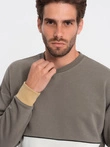 Pánská mikina OVERSIZE v kontrastní barevné kombinaci - khaki V7 OM-SSNZ-0130