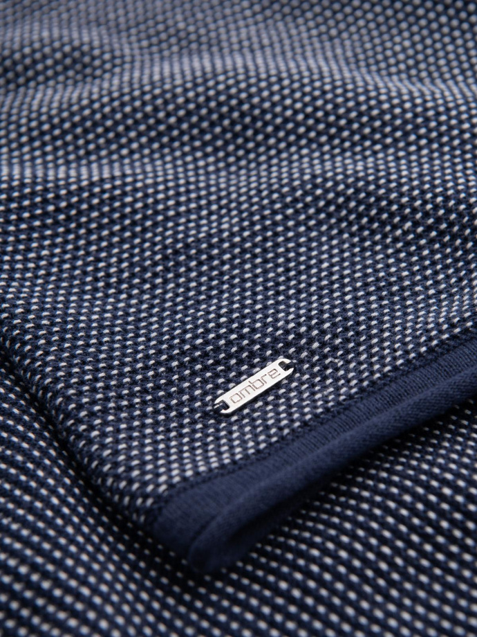 Pánsky pletený sveter so štruktúrovanými bodkami - tmavomodrý V1 OM-SWSW-0118