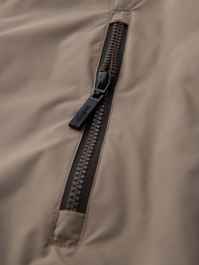 Lengva spalvota vyriška sportinė striukė su flisu - smėlio ir tamsiai rudos spalvos V19 OM-JANP-0194