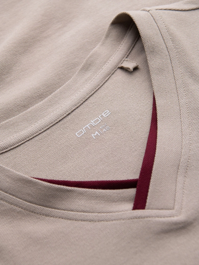 Men's T-shirt with contrasting inserts and v-neck - beige V2 OM-TSCT-0198