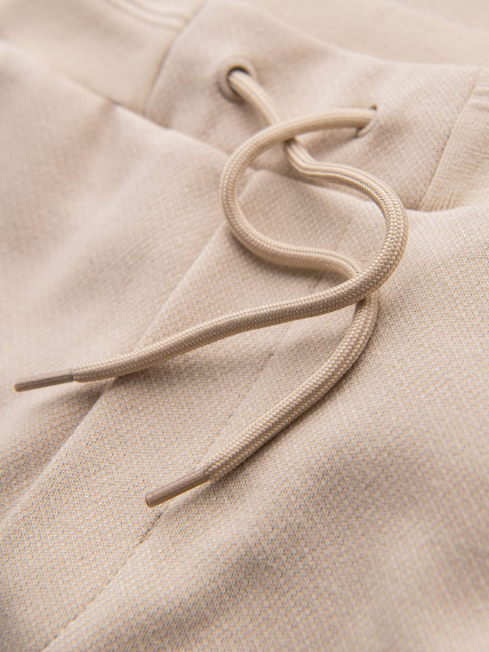 Vyriški laisvalaikio šortai SLIM FIT iš žakardinio trikotažo - smėlio spalvos V2 OM-SRCS-0168