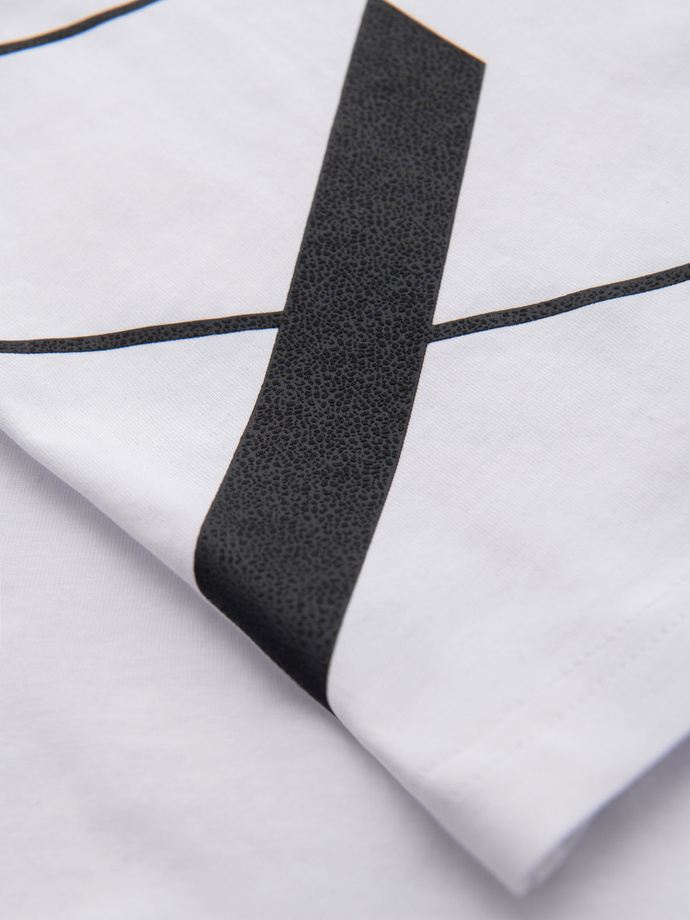 Pánske tričko z bavlneného džerseja s veľkým bočným nápisom - biele V2 OM-TSPT-0213