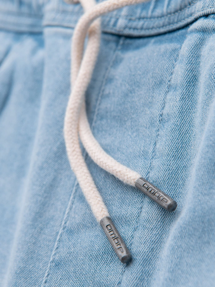 Pánské šortky s elastickým pasem a pracím efektem - světle modré V1 OM-SRDS-0192