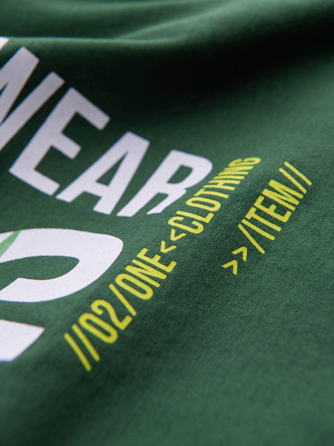 Tricou bărbătesc din bumbac cu inscripții mari - verde V1 OM-TSPT-0193