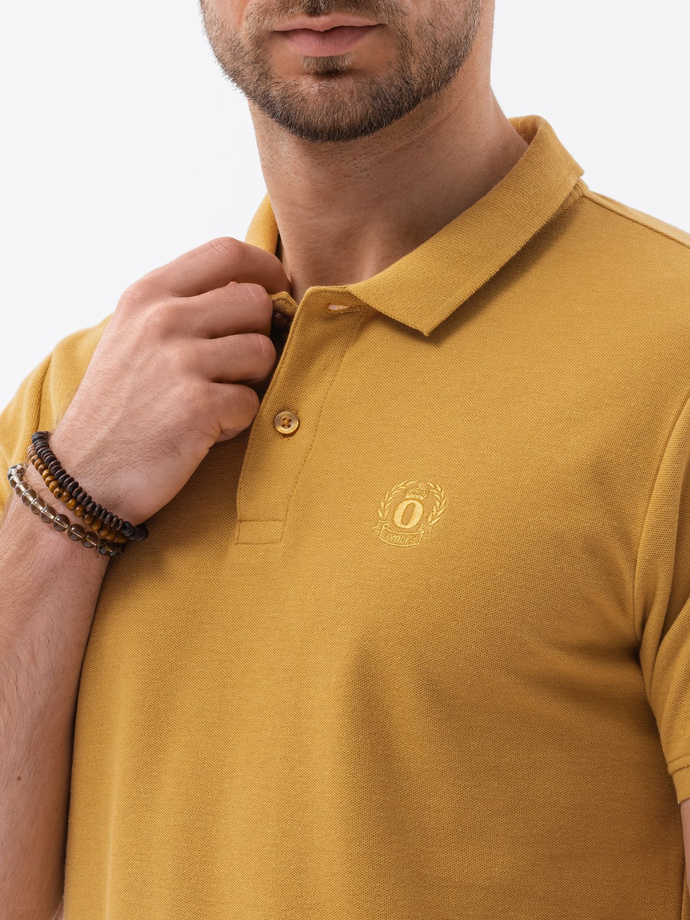 Tricou polo bărbătesc din tricot piqué - muștar V8 S1374