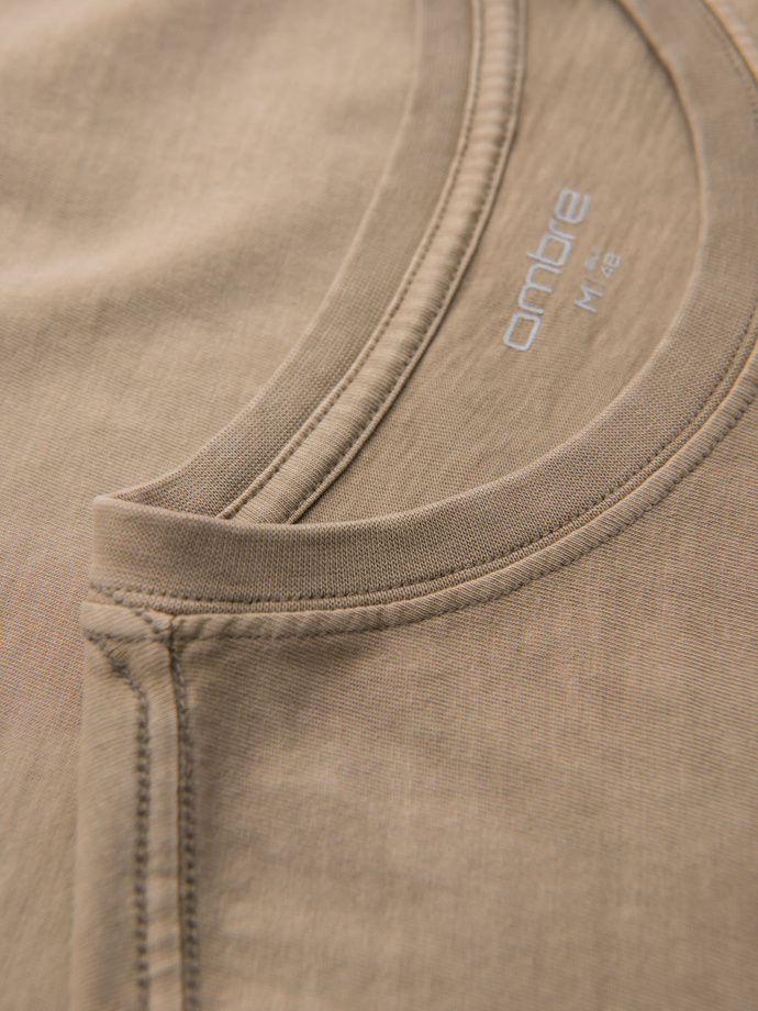 Medvilniniai marškinėliai su spauda ant krūtinės ir nugaros - tamsiai smėlio spalvos V2 OM-TSWT-0201