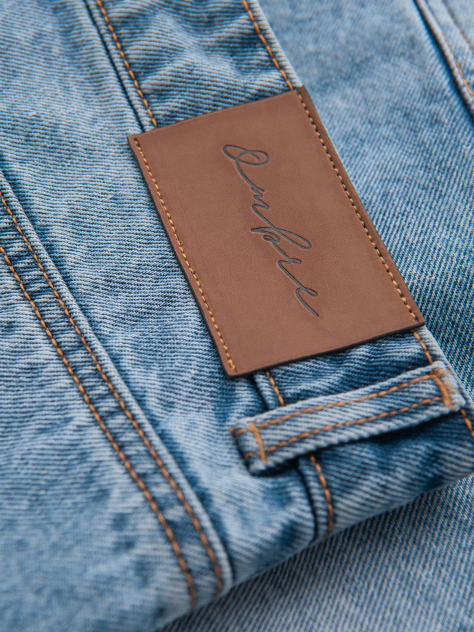 Pánske krátke džínsové šortky s roztrhnutými nohavicami a dierami - svetlomodré V2 OM-SRDS-0157