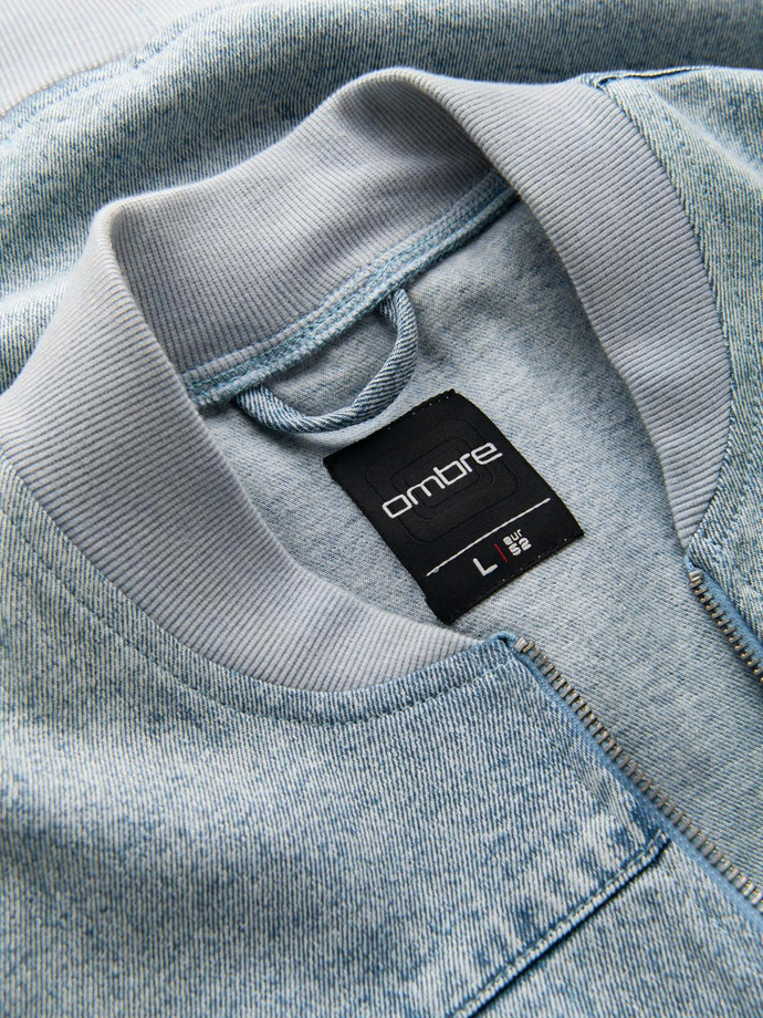 Jachetă bomber din denim pentru bărbați cu efect de spălare cu pietre - albastru deschis V3 OM-JADJ-0163