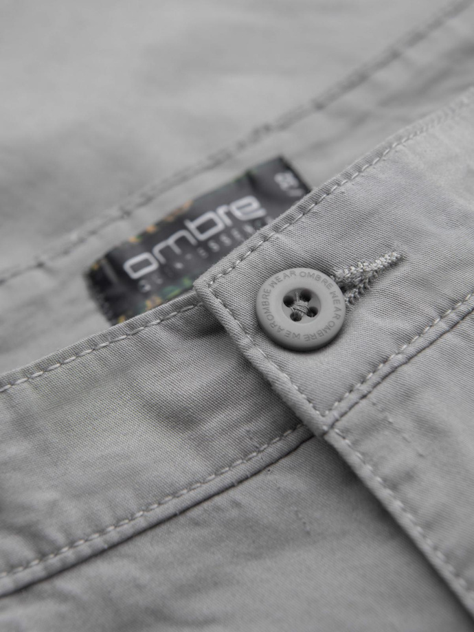 Vyriški klasikiniai chino šortai su užlenktomis kojomis - pilki V12 OM-SRCS-0197