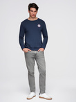 Men's sweatshirt with round neckline and patch - navy blue V2 B1713