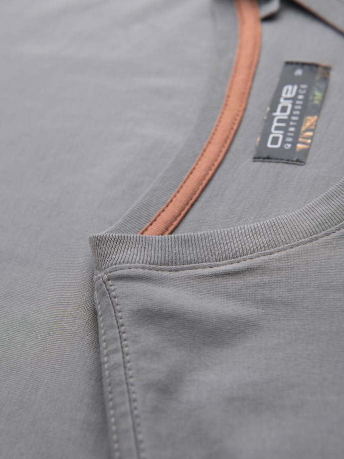 Men's t-shirt with button neckline and suede trim - grey V3 OM-TSCT-0206