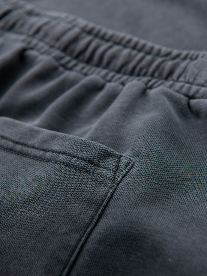 Pánske krátke teplákové šortky RELAXED FIT v atletickom štýle - graphite V3 OM-SRWS-0122