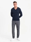 Pánský elegantní svetr BASIC s výstřihem do V a viskózou - tmavě modrý V2 OM-SWBS-0107