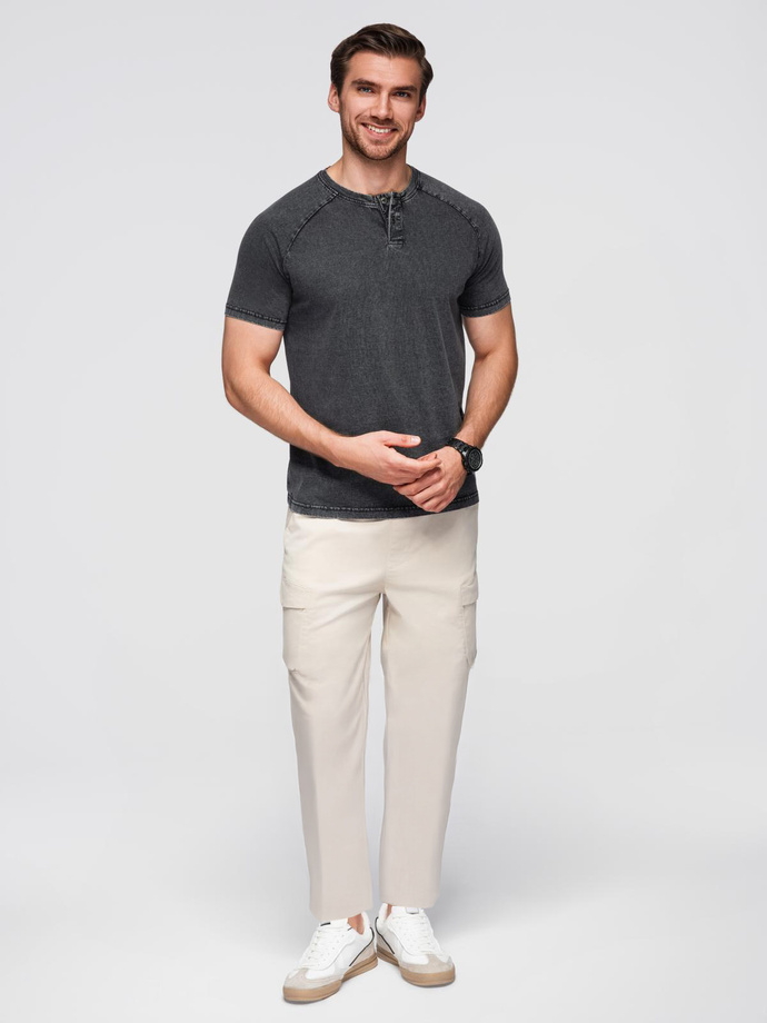 Pánske tričko s pracím efektom a gombíkmi pri výstrihu - čierne V1 OM-TSWT-0150