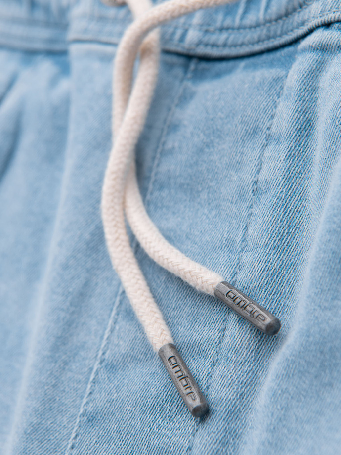 Vyriški šortai su elastine juosta ir skalbimo efektu - šviesiai mėlyni V1 OM-SRDS-0192