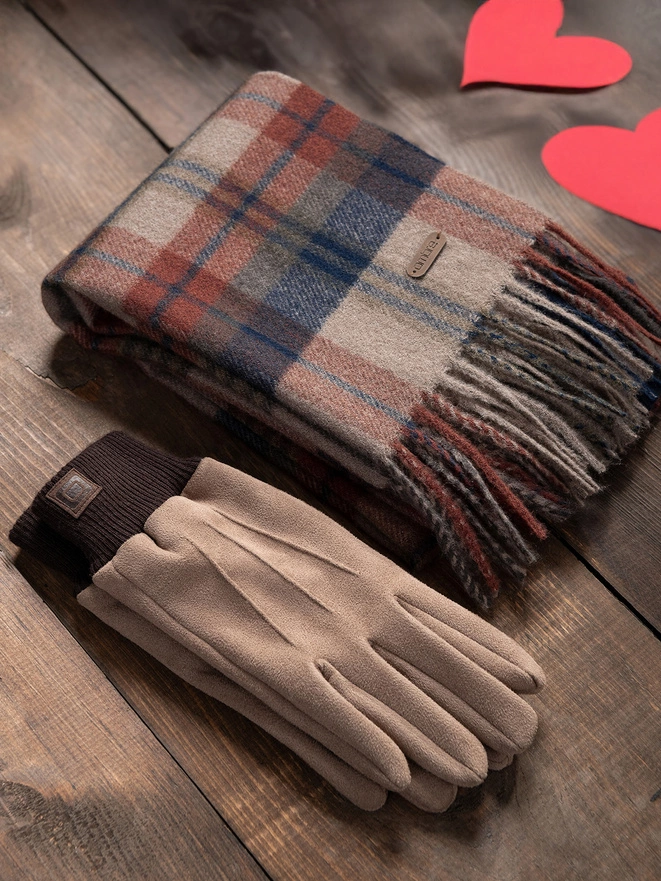 Gift set for him in brown - checkered scarf + gloves - Z92