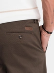 Pánské chino kalhoty REGULAR FIT s jemnou strukturou - hnědé V3 OM-PACP-0184