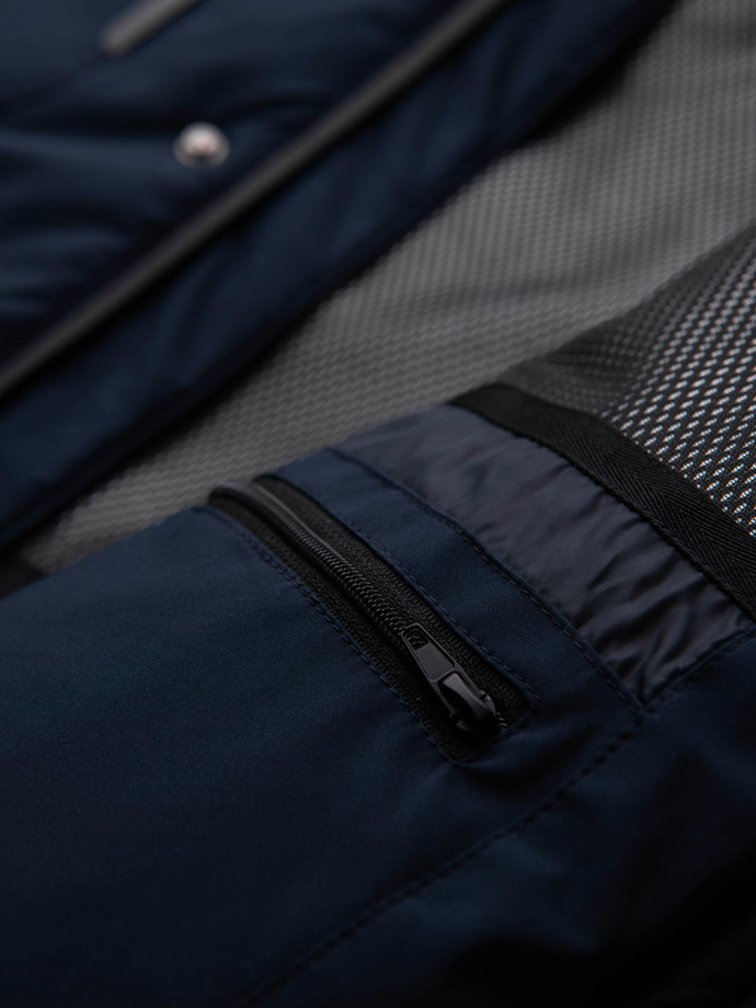 Pánska zimná bunda s odnímateľnou kapucňou z nepremokavého materiálu - tmavomodrá V1 OM-JAHP-0306