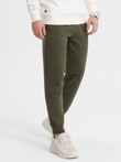 Pantaloni de trening pentru bărbați cu cusături și fermoar pe picior - olive V3 OM-PASK-0147