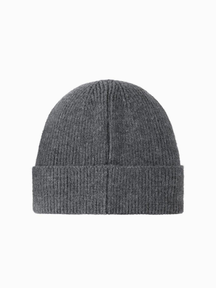 Men's knitted beanie cap with patch - grey melange V2 OM-ACWH-0123