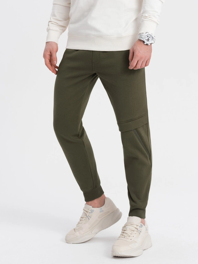 Pantaloni de trening pentru bărbați cu cusături și fermoar pe picior - olive V3 OM-PASK-0147