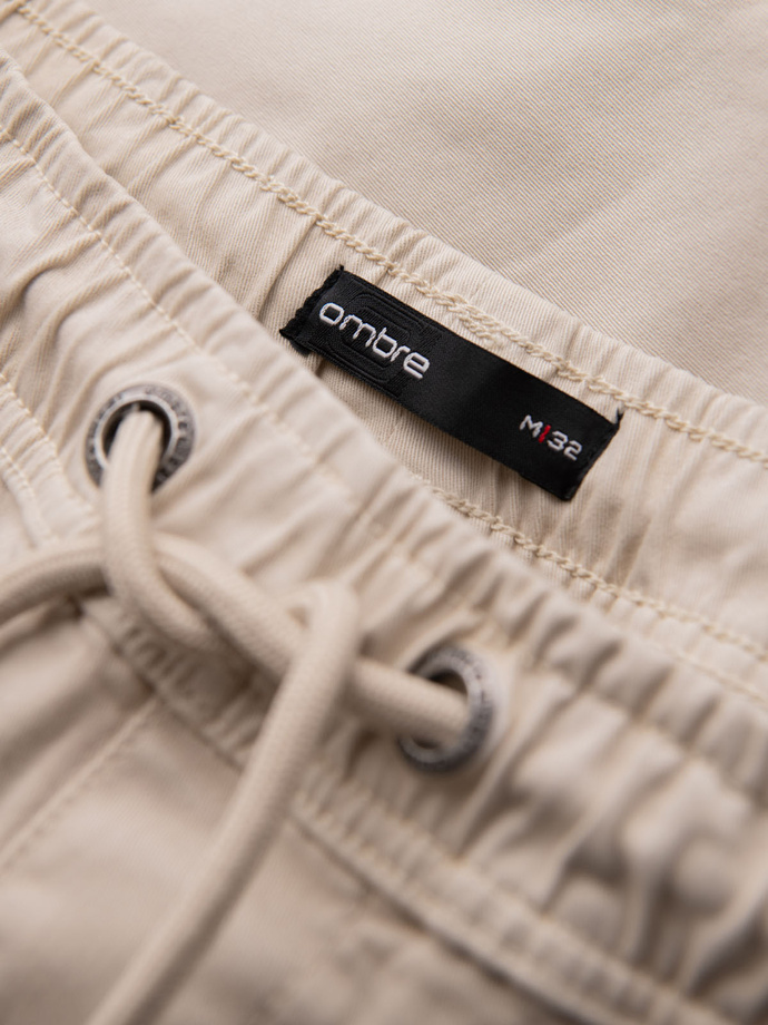 Men's loose-fit shorts with cargo pockets - cream V1 OM-SRCG-0194