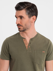 Tricou bărbătesc cu decolteu cu nasturi și căptușeală din piele de căprioară - dark olive V5 OM-TSCT-0206