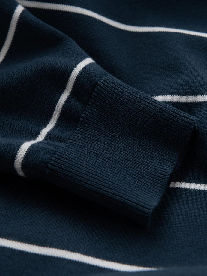 Pánský ležérní svetr s vodorovnými pruhy - tmavě modrý V1 OM-SWSW-0143