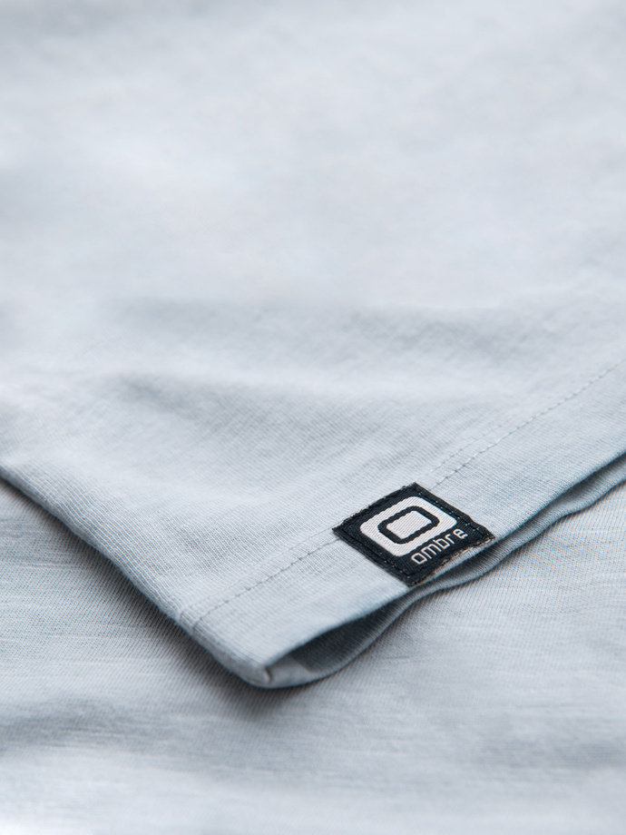 Pánske bavlnené tričko s výstrihom do V a spraným efektom - sivé V8 OM-TSWT-0242