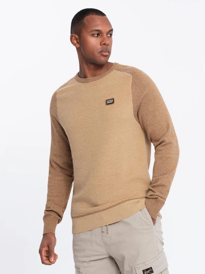 Knitted men's RELAXED FIT sweater with patterns - navy blue V1 OM-SWSW-0111