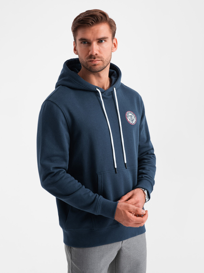 Men's kangaroo sweatshirt with hood and college style patch - navy blue V2 OM-SSNZ-0144