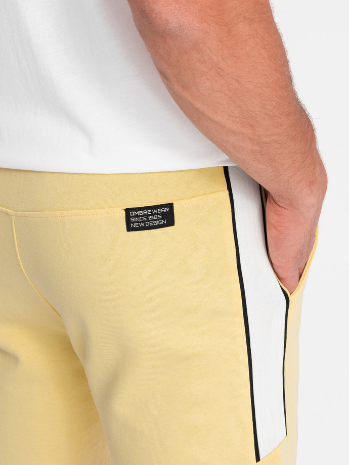Men's sweat shorts with piping - yellow V1 W359