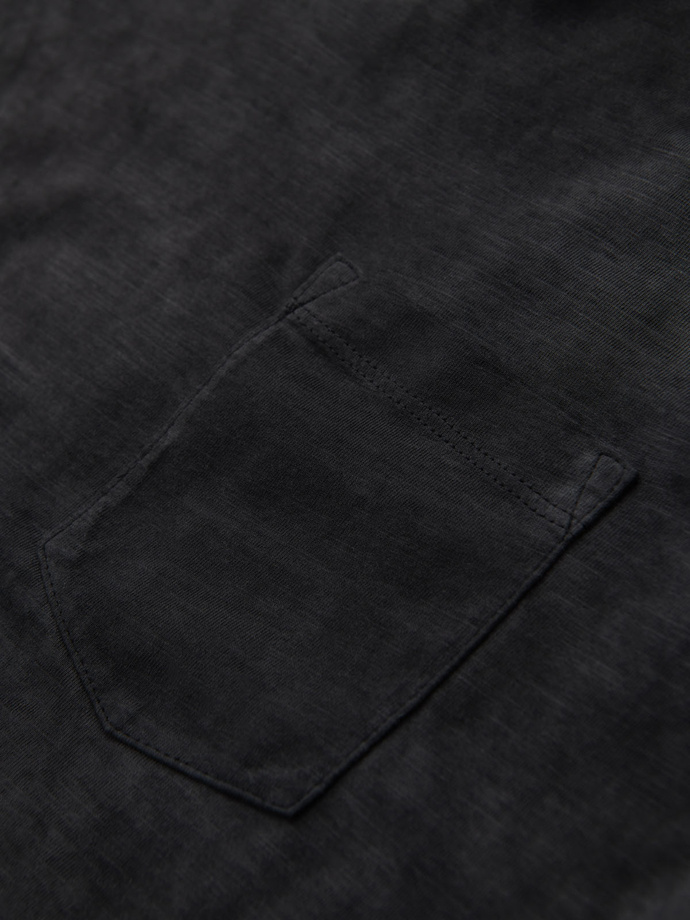 Vyriški megzti medvilniniai marškinėliai su V formos iškirpte ir nuplautu efektu - juodi V6 OM-TSWT-0242