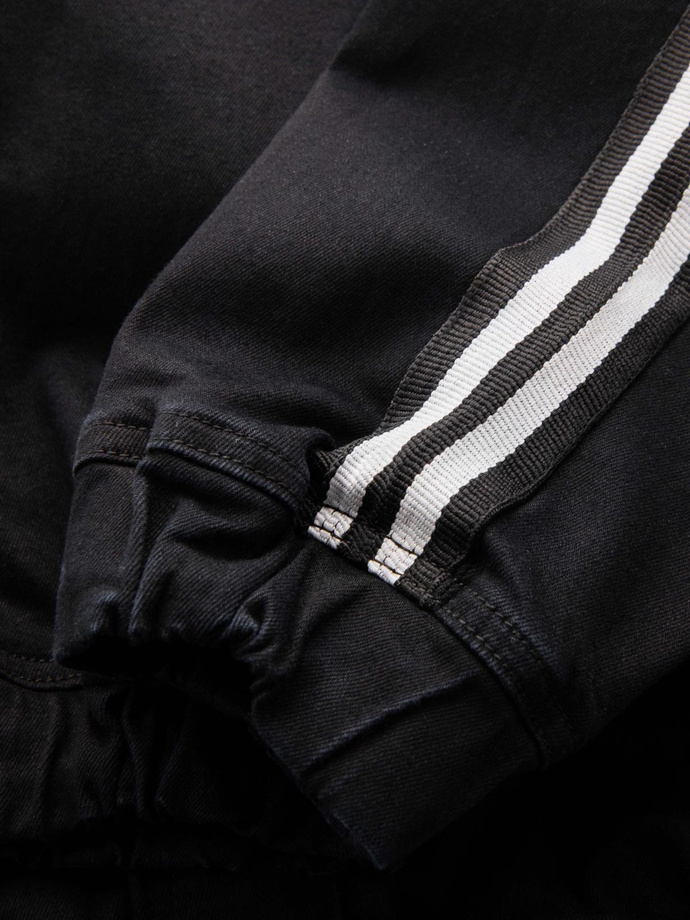 Pantalon sport bărbătesc din denim cu bordură - negru V2 OM-PADJ-0156