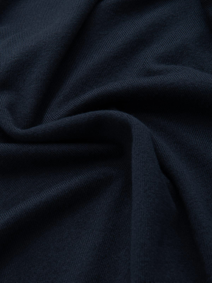 Klasický pánsky sveter s okrúhlym výstrihom - tmavomodrý V9 OM-SWBS-0106