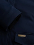 Elegantní pánská parka s kapsami a kapucí - tmavě modrá V2 OM-JAPJ-0287