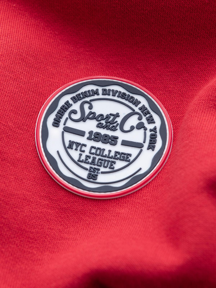 Men's non-stretch sweatshirt with college style patch - red V1 OM-SSNZ-0134