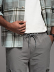 Men's jogger pants with cargo pockets and print - gray V4 OM-PAJO-0200