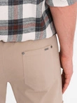 Vyriškos krovininės kelnės STRAIGHT LEG su dryžuotomis kišenėmis - smėlio spalvos V2 OM-PACG-0197