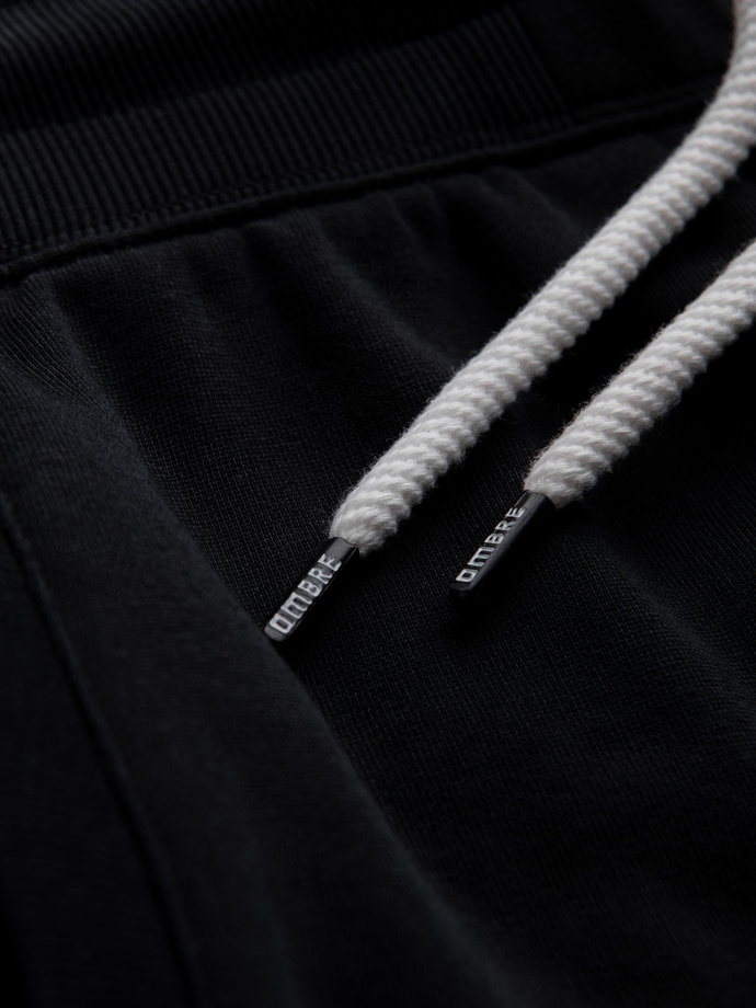 Pánské pletené šortky s lemem a kapsami - černé V5 OM-SRBS-0139