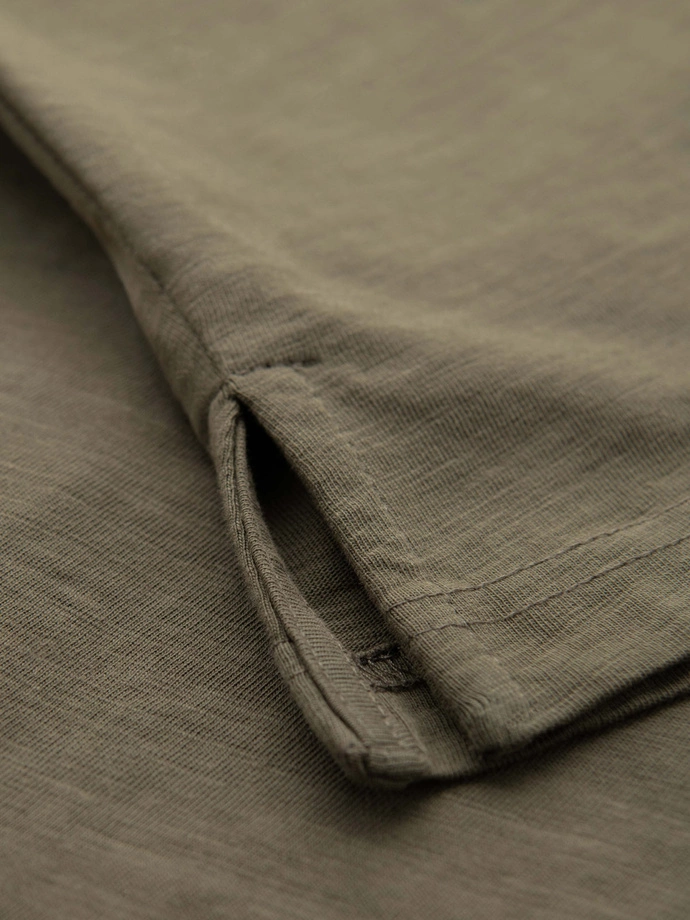 Men's polo t-shirt with decorative buttons - dark olive V5 S1744