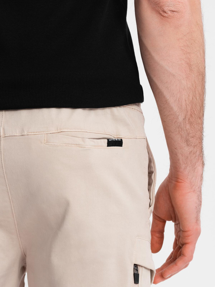 Men's loose-fit shorts with cargo pockets - cream V1 OM-SRCG-0194