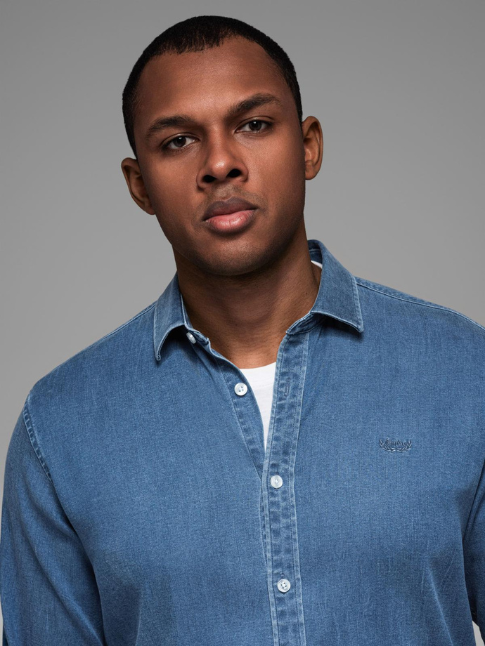 Pánská džínová košile s lyocellem a výšivkou na hrudi - modrá V2 OM-SHDS-0180