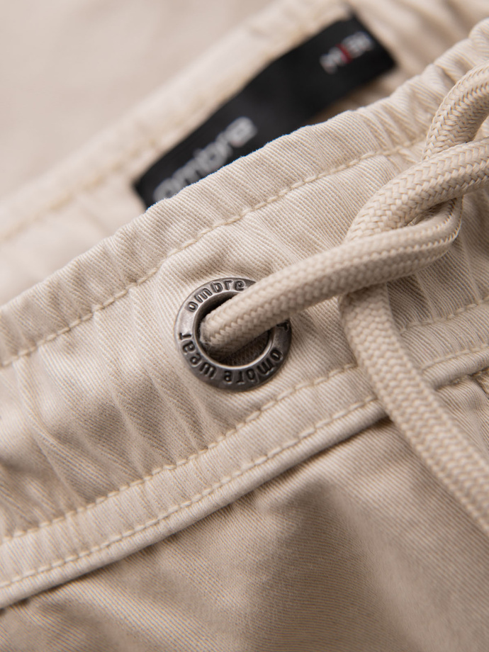 Men's loose-fit shorts with cargo pockets - cream V1 OM-SRCG-0194