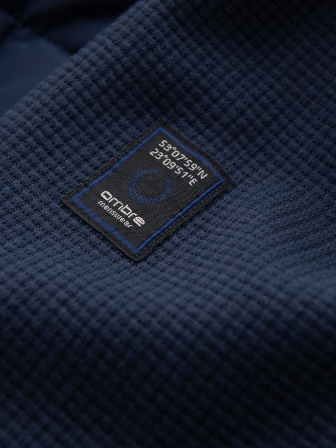 Pánska ľahká bunda na zips s prešívanou prednou časťou - tmavomodrá V1 OM-JANP-0193