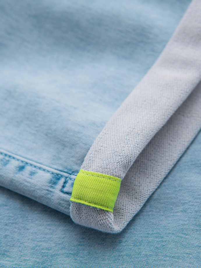 Men's short denim shorts with decorative stitching - light blue V2 OM-SRDS-0135